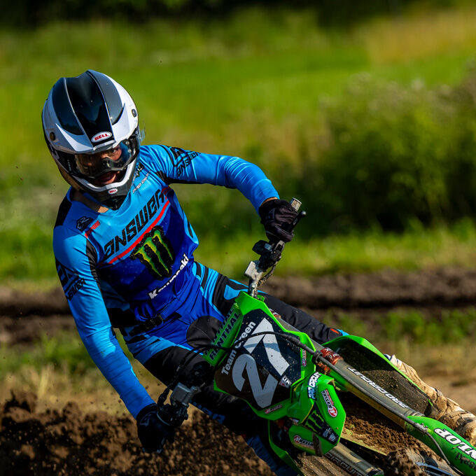 Bell Moto-10 Mips in action